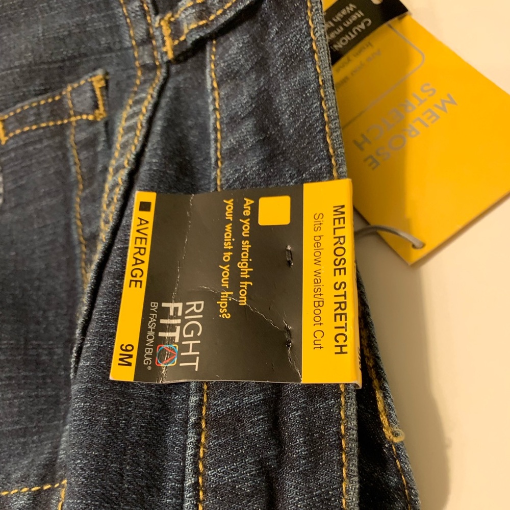 Ladies Jeans. - Picture 3 of 4